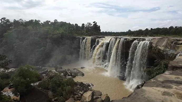Tirathgarh Waterfall Jagdalpur Chhattisgarh | 300 फीट ऊँचा सीढ़ीनुमा जलप्रपात घने जंगलों के बीच