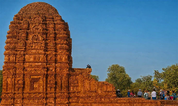 Sirpur Chhattisgarh का प्राचीन लक्ष्मण मंदिर और ऐतिहासिक धरोहर का दृश्य